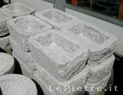 Fioriera in granito rettangolare rustica