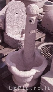 Fontata martellinata da esterno