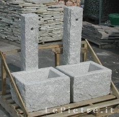 Fontana vedovella in granito per il giardino