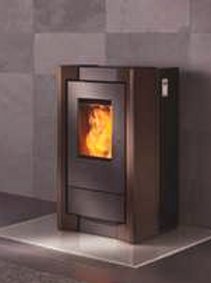 Esempio stufa a pellet moderna