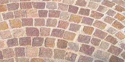 Pavimenti in cubetti a spacco porfido rosso
