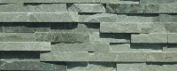 Rivestimento muro in pietra verde a listelli